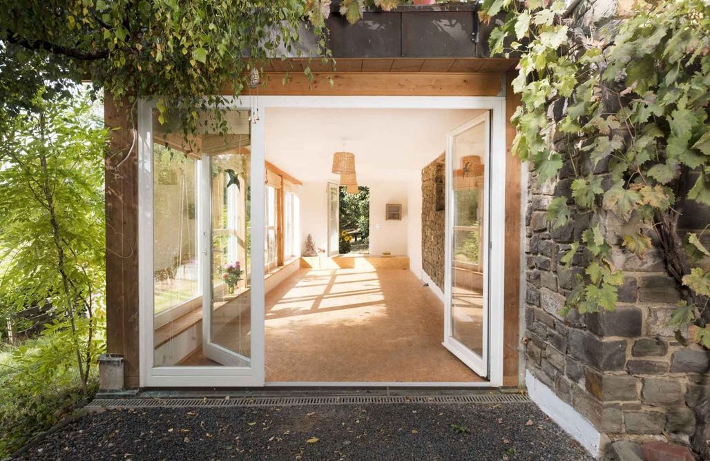 Unterkunft AlohaCamp Hanfbachhaus Retreat mit Panorama Sauna, Yoga Raum, Kamin, Wald, Bach & Wohnwagen 1