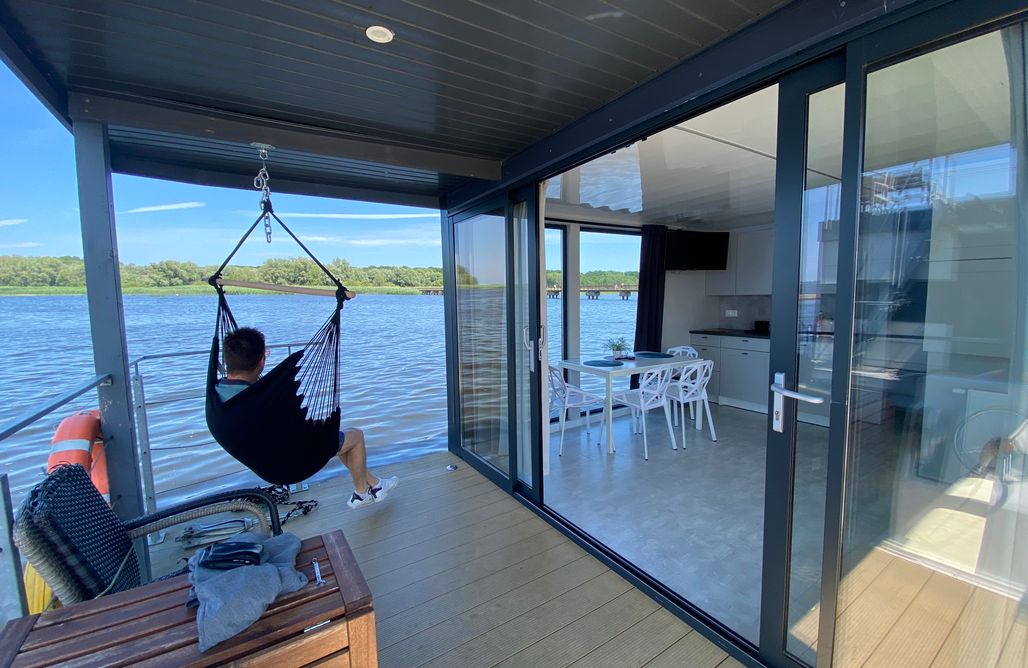 AlohaCamp accommodation Houseboat Porta Mare- Pływające domy na wodzie 1