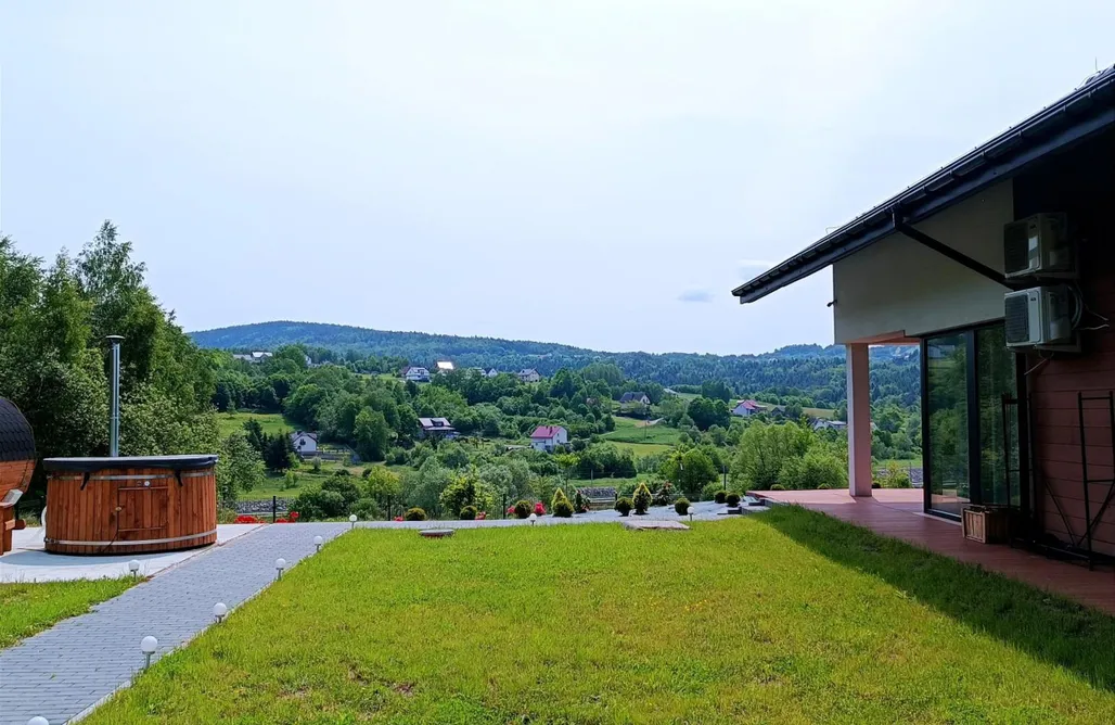 noclegi AlohaCamp ArPioNa dom nad jeziorem z jacuzzi, sauną i placem zabaw 4