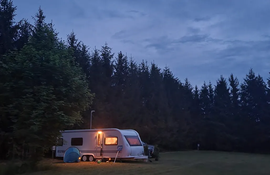 noclegi AlohaCamp Miejsce kamperowe - Kamperowisko Leleszki 2