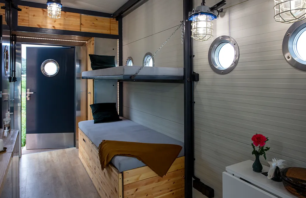 noclegi AlohaCamp Lustro Odry - dom na wodzie 5