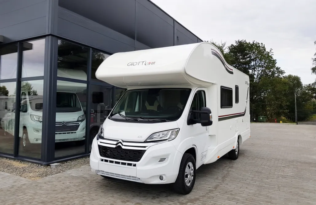 Camper - Najlepszy AlohaCamp