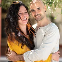 Veva & Chris ospitante Resonance Experience - Villa Escape Surrounded by Nature & Ancient Sites