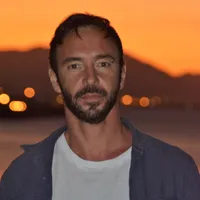 Alfredo propietario Azkorri Beach House