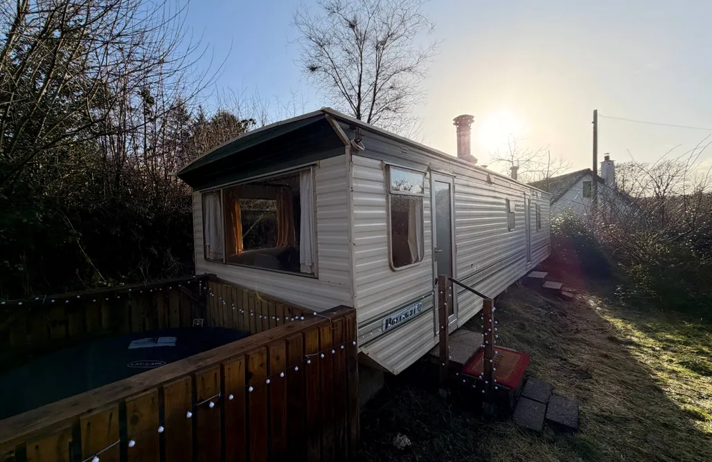 Hot Tub-The Cosy Cwtch AlohaCamp