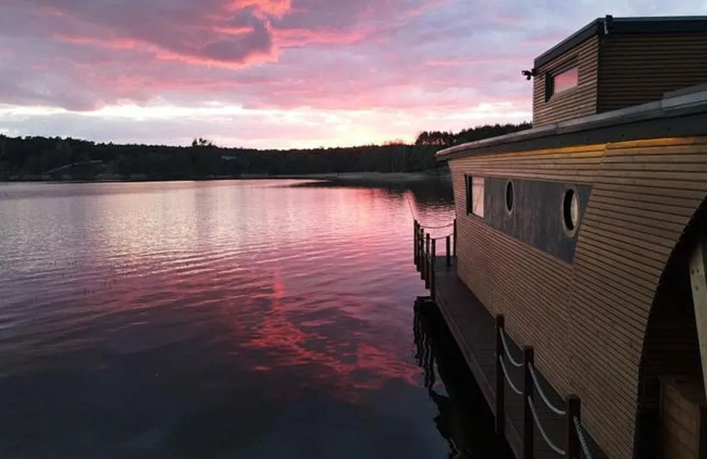 Fajne Wczasy Houseboat Domek Pływajacy 1