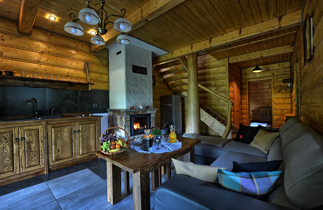 noclegi AlohaCamp Stacja Żubracze 1