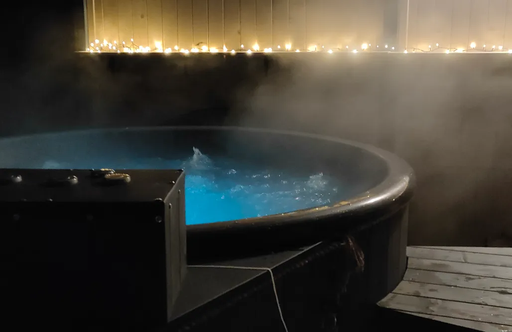 noclegi AlohaCamp Chwilo Trwaj dom z jacuzzi sauną i kominkiem 5