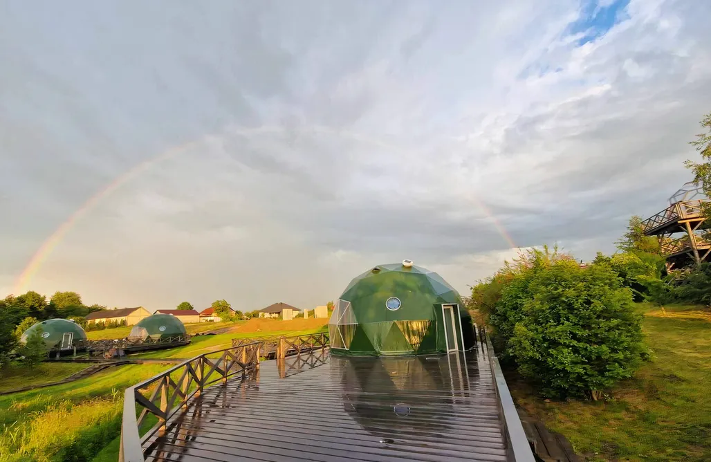 noclegi AlohaCamp Glamping nad stawem 1