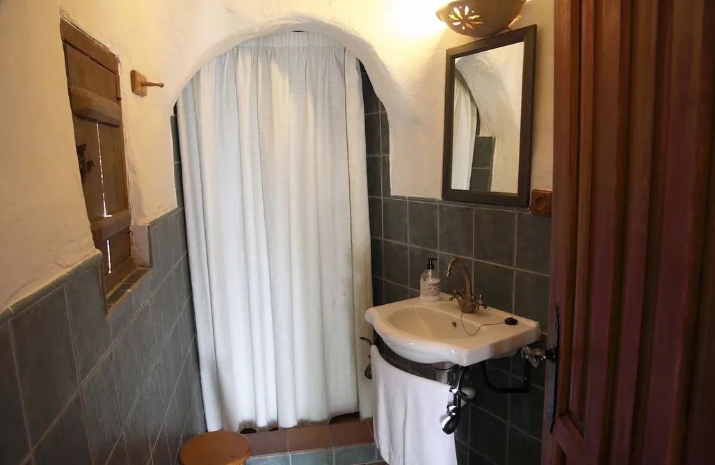 AlohaCamp Cuevas Atalaya 4 people 1