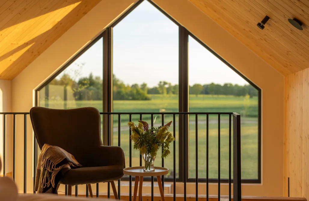 AlohaCamp na.zielonki domek jasny 1