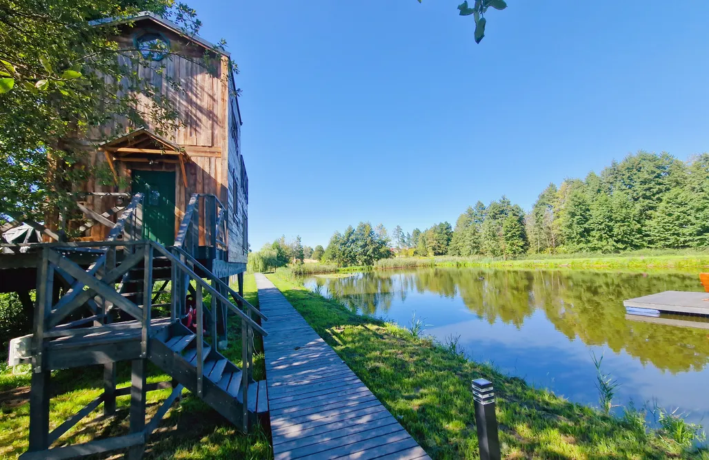 Jezioro Białe Nocleg OSTOJA - Domek w drzewach Glamping Nad Stawem  3