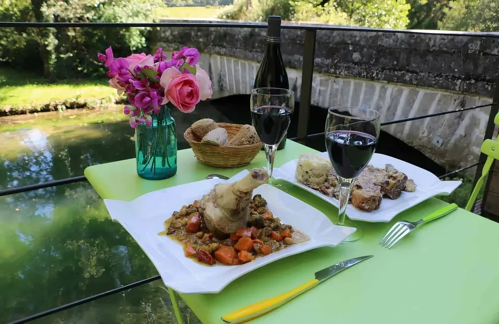 Location Chalet Domaine Pont Roche & Spa : Hébergement romantique en Bourgogne 1