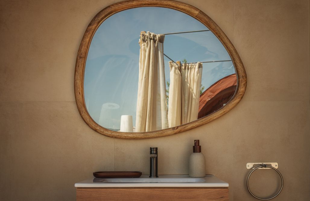 AlohaCamp DOMADE Glamping Bubble 1