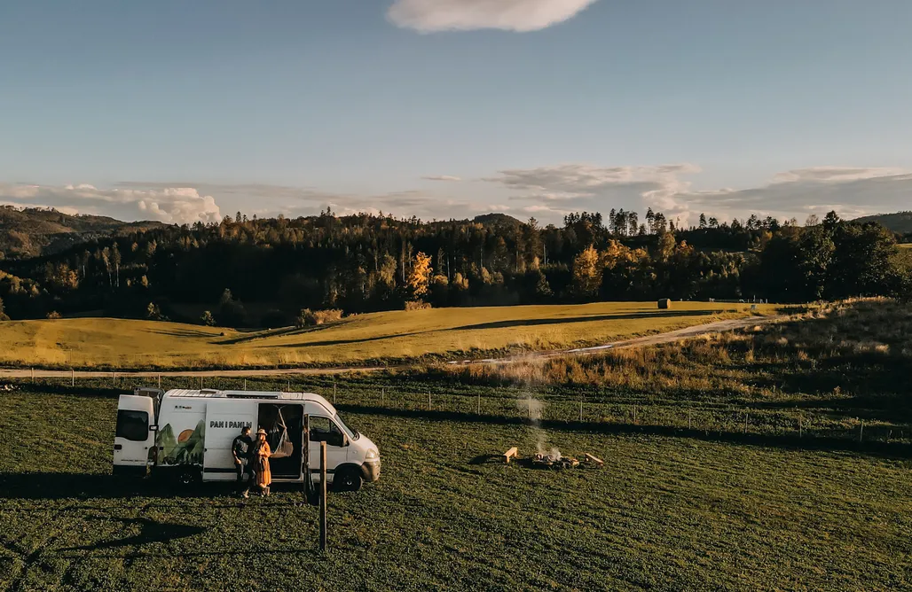 noclegi AlohaCamp Miejsce kamperowe - Dzika Łąka 3