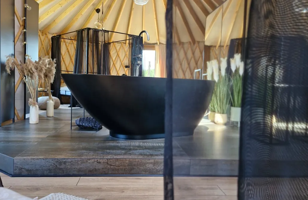 Jurta Irys Glamping  AlohaCamp