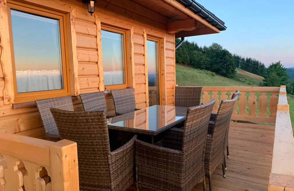 AlohaCamp Domek 8 osobowy 1