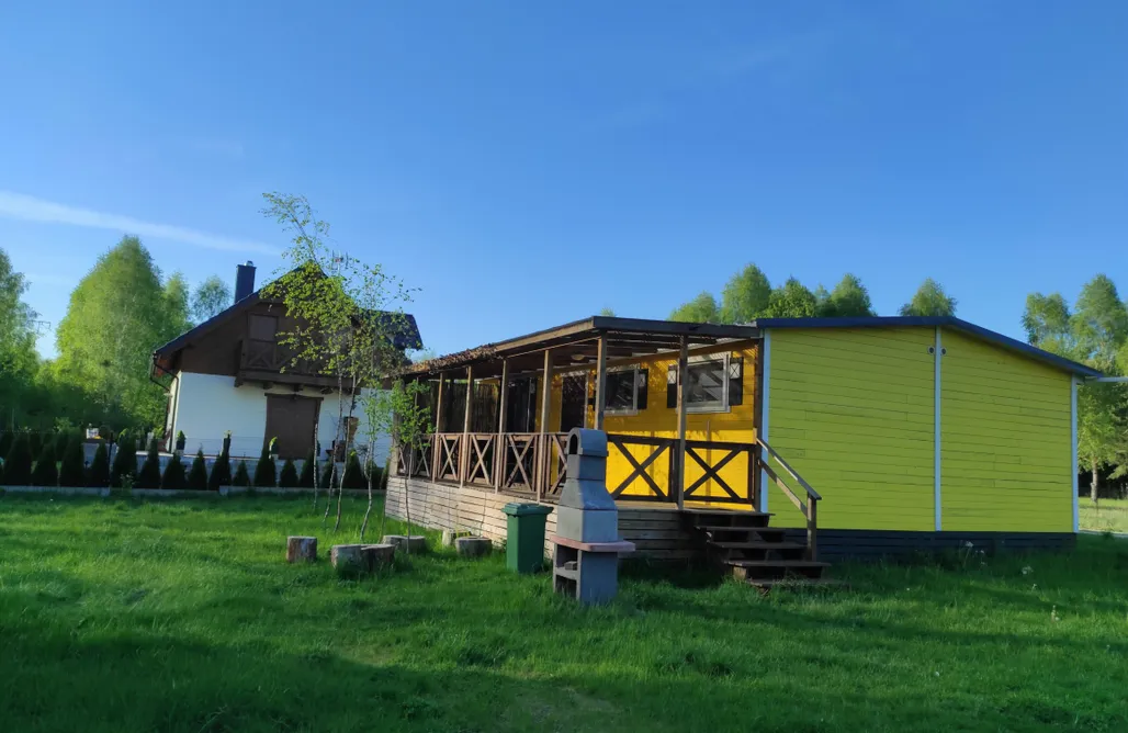 AlohaCamp accommodation Domek letniskowy żółty - całoroczny 3