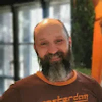 Piotrek hote Dom Rzeźbiarza w Gaju