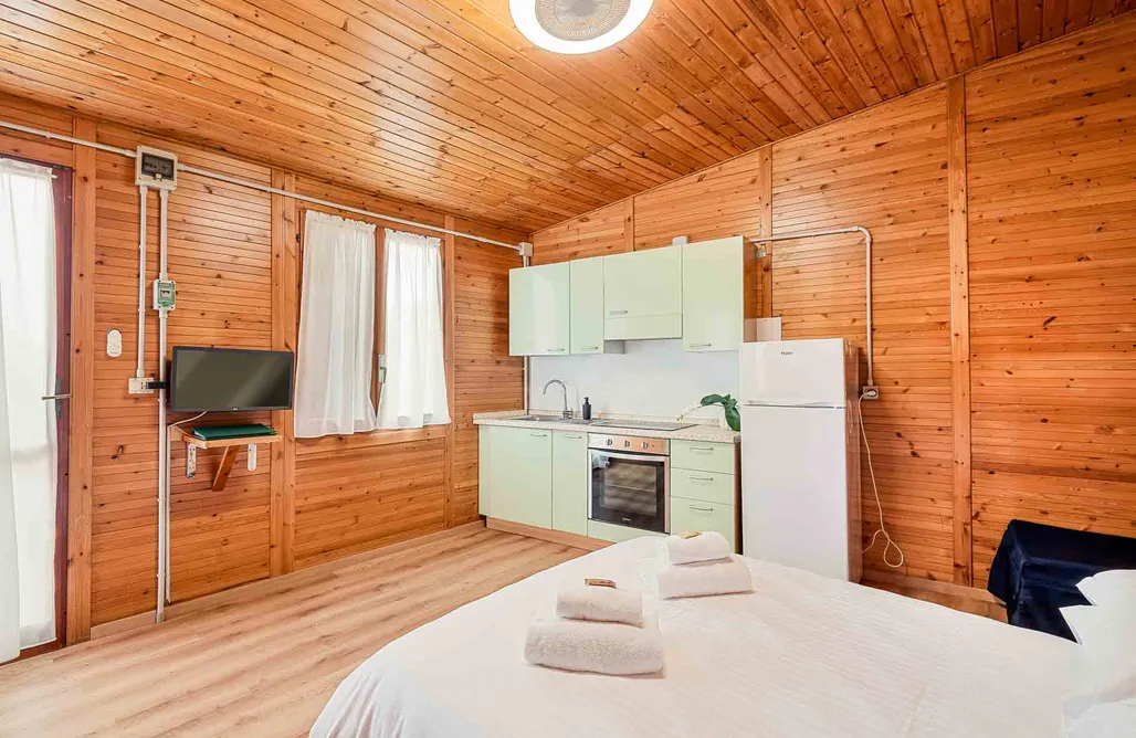 AlohaCamp Bungalow Superior 4