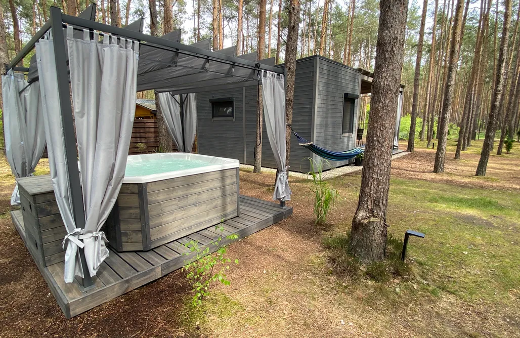 Las Biala's - domki z sauną i jacuzzi w Puszczy Noteckiej (18+) AlohaCamp