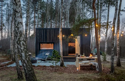 Zdjęcie obiektu Hidden Base - całoroczny domek ukryty w lesie