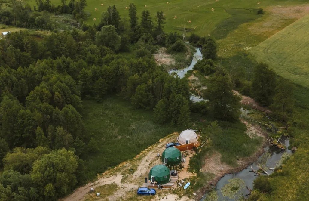 Tonkiele Domki Luxury Glamping z  prywanym jacuzzi - SPA  przy rzece 3