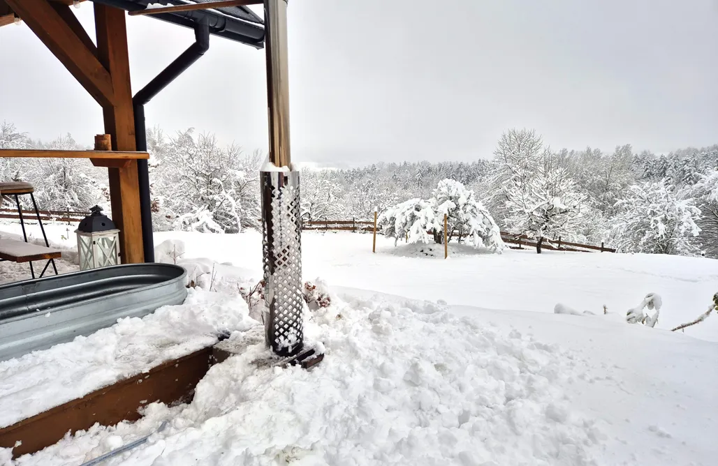 ubytovanie AlohaCamp Mychatka, gorąca balia retro w cenie 4