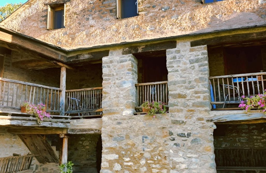 AlohaCamp accommodation Casa Cajigo 1