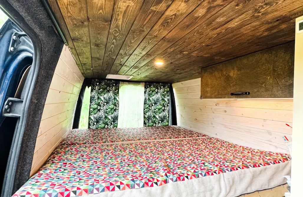 Dzielny Campervan Sprinter  AlohaCamp