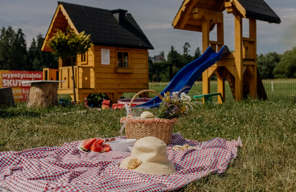 Tanie Noclegi Zakopane Drewniana Osada w Górach Polne Domki 1