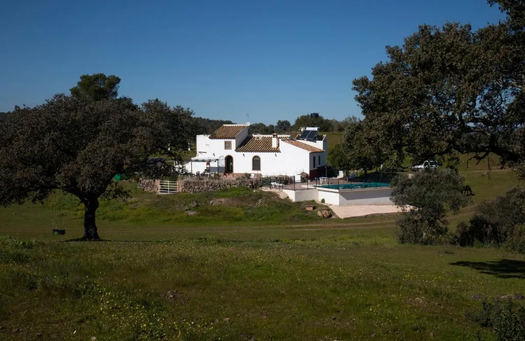 Alojamientos en Sevilla Cortijo dehesa Sierra León 2