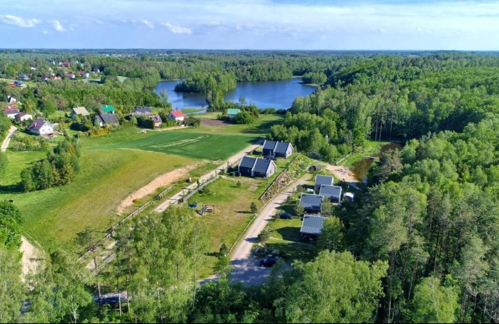 noclegi AlohaCamp Osada Skoczkowo domki z jacuzzi, sauną i balią nad jeziorem 3