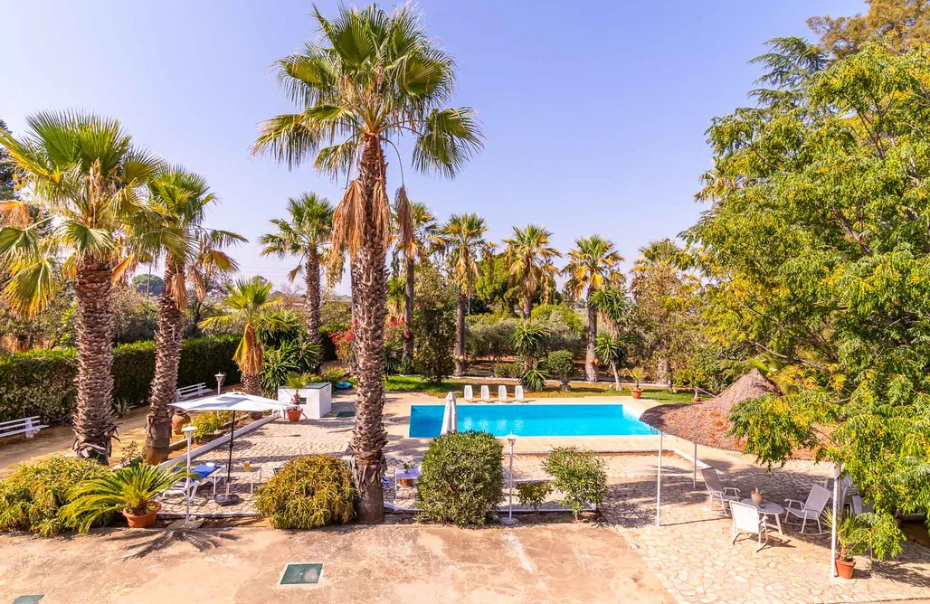 AlohaCamp accommodation Casa Santa Ana 3