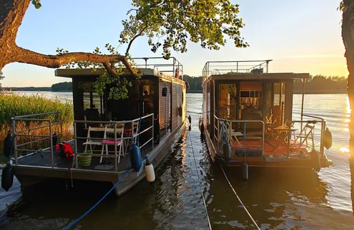 Zdjęcie obiektu Pływające domki na Mazurach - Houseboat Stella (5 os.) i Luna (6 os.)