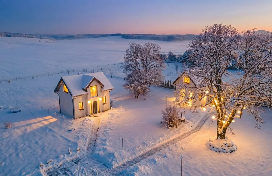 Fajne miejsce na wakacje z dzieckiem w Polsce Nuka House - Teatr Natury 2