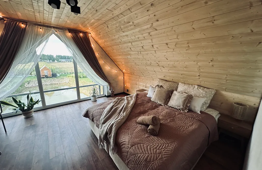 AlohaCamp Hulaj Dusza - dom nad stawem 3