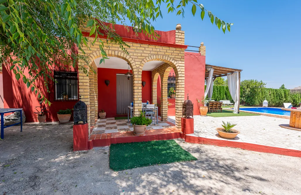 AlohaCamp accommodation Villa Felisa 1