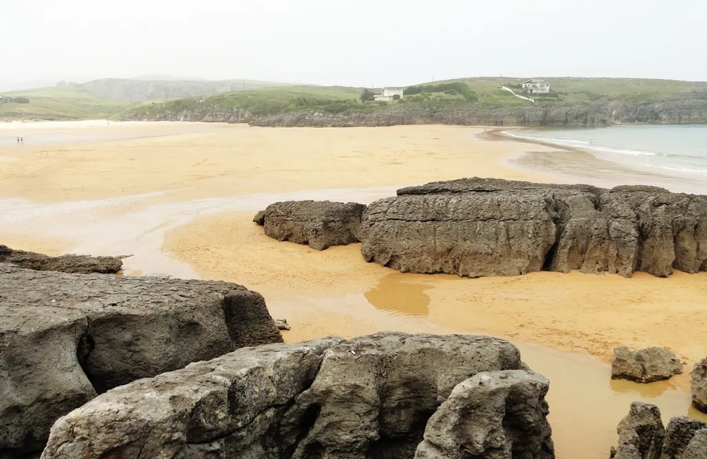 AlohaCamp accommodation La Cabaña de la Playa 1