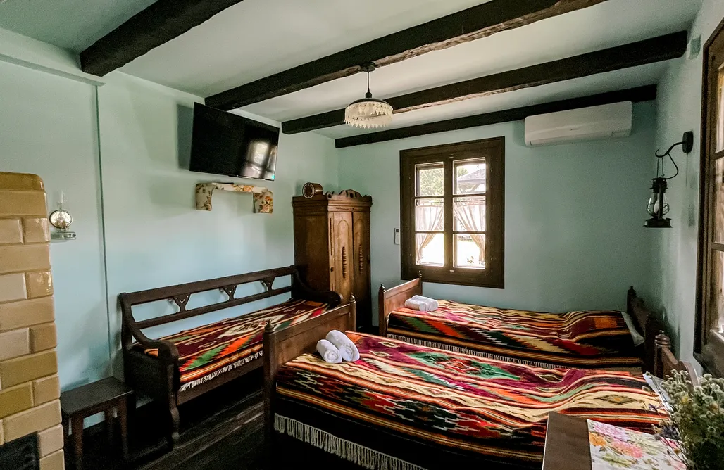 AlohaCamp Starodawna Chata - pokój numer 1, prywatny 4