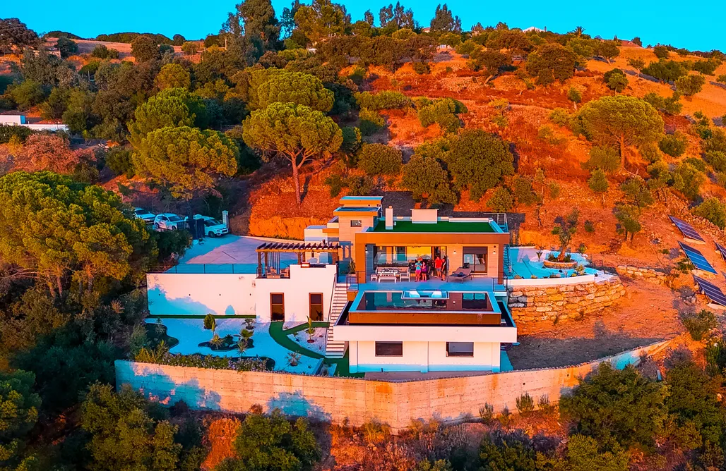 Unterkunft AlohaCamp Villa Paradise. Sunset Views & Private Pool 4