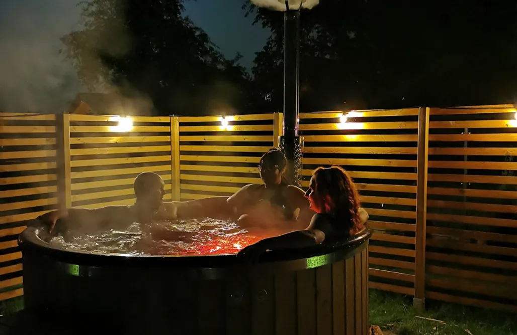 Glamping Polska Domki przy Plaży | Mazury, sauna i balia 1