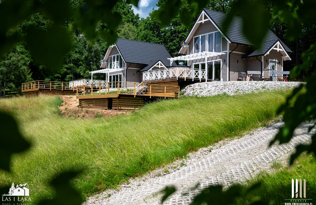 noclegi AlohaCamp Las i Łąka. Całoroczne domy z balią i sauną na wyłączność.  1