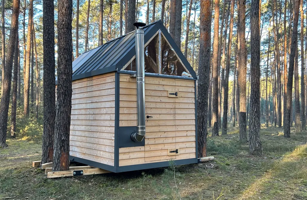 noclegi AlohaCamp Gawra - buschcraftowy domek w lesie 5