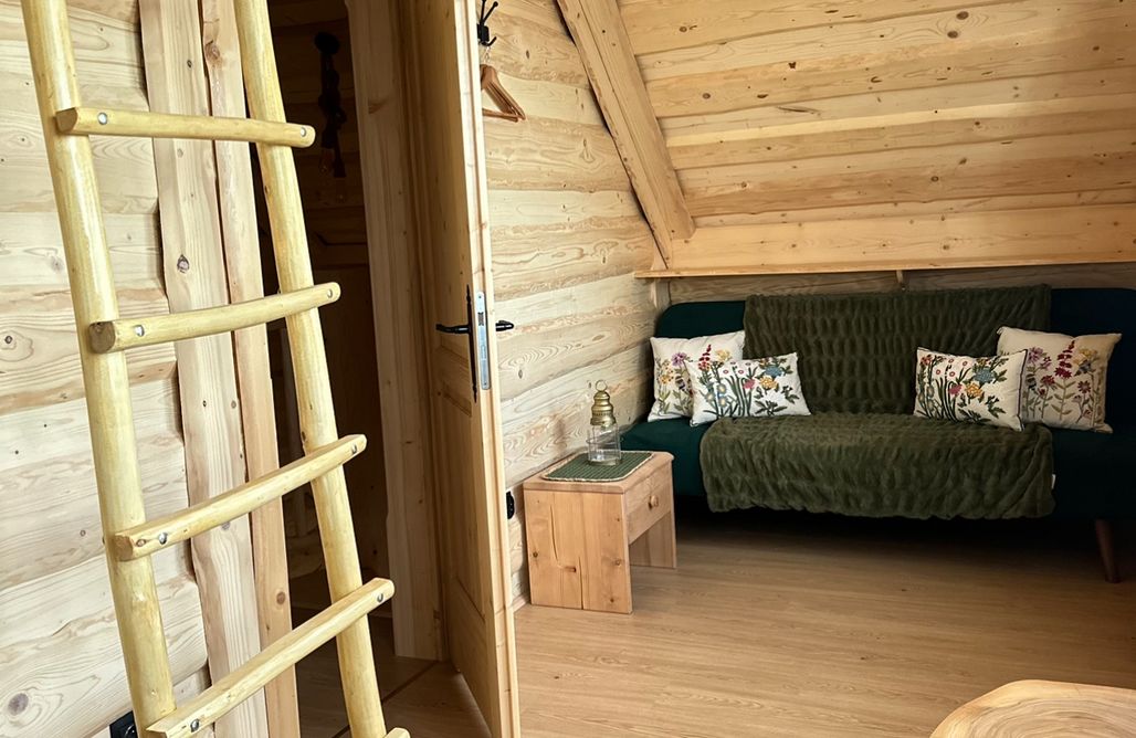 AlohaCamp Chata Las 4