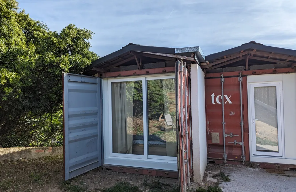 noclegi AlohaCamp Espectacular Container en Madrid  2