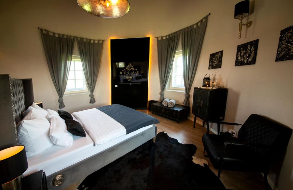 AlohaCamp EifelturmSuite  2