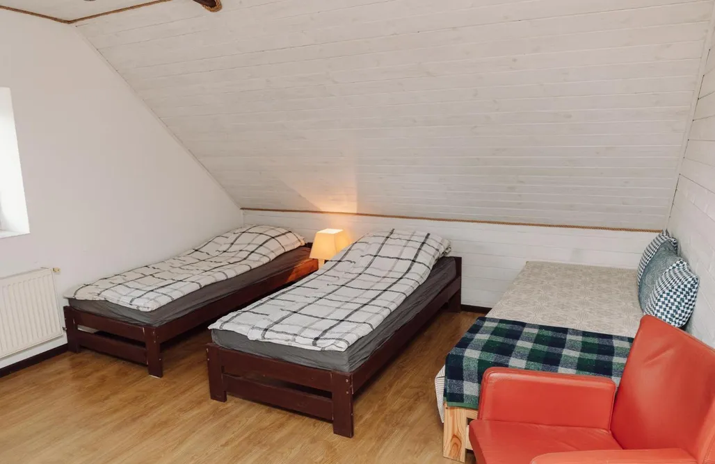 AlohaCamp Domek całoroczny nad jeziorem Gaładuś-Pokój trzyosobowy 2