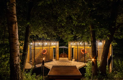 Zdjęcie obiektu Wodna Kryjówka w Środku Lasu