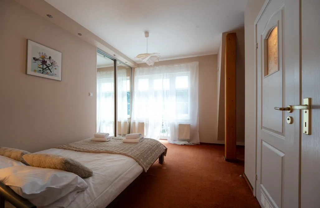 AlohaCamp Dworek Pod Blachą - duża część  2